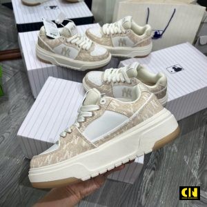 Giay Sneaker Mlb Ny Yankees Denim Mono Sl Kem Vai Jean Giày Sneaker MLB NY Yankees Denim Mono SL Kem Vải Jean