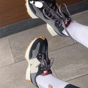 Giay Sneaker New Balance 327 Ms327Stc Black Castlerock Den De Kem Giày Sneaker New Balance 327 MS327STC Black Castlerock Đen Đế Kem