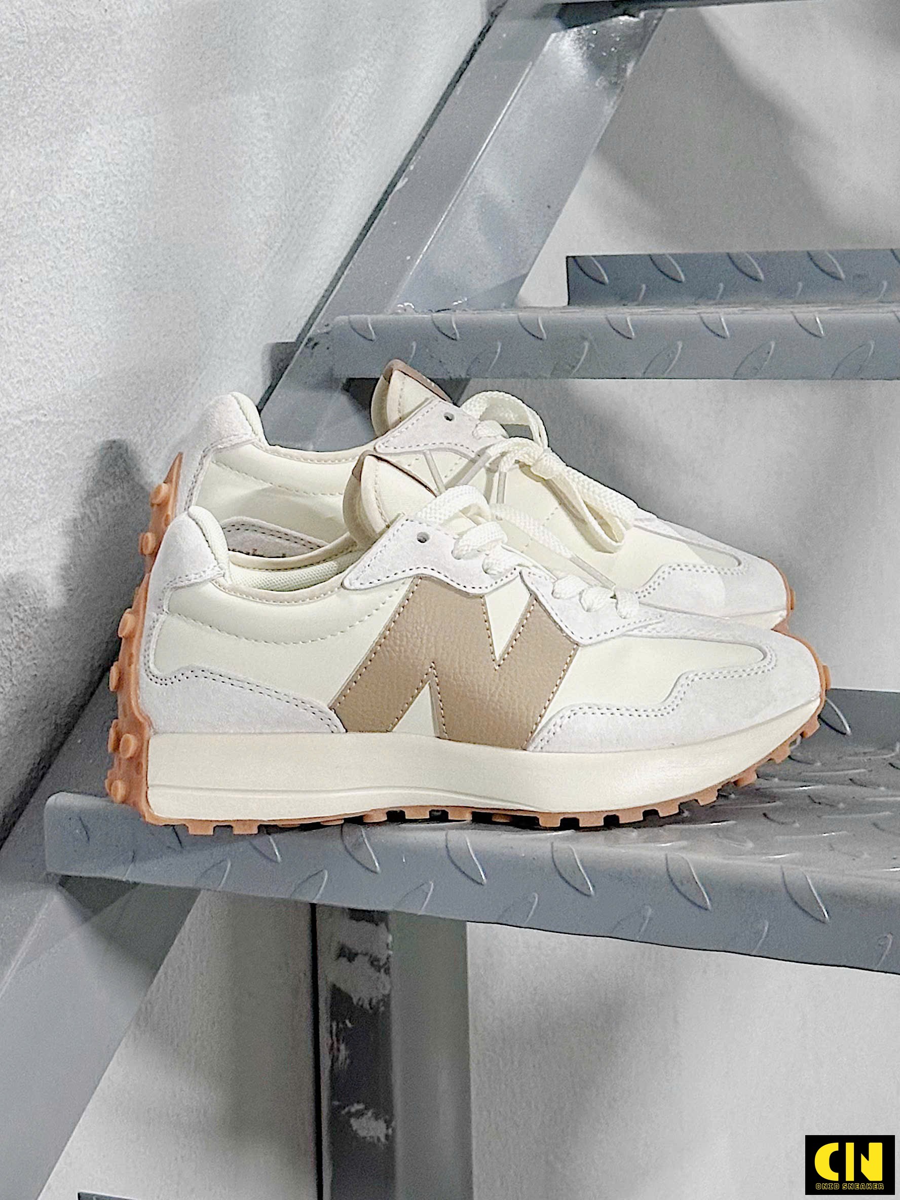 Giày Sneaker New Balance 327 Moonbeam Driftwood Trắng Kem Đế Nâu Giày Sneaker New Balance 327 Moonbeam Driftwood Trắng Kem Đế Nâu