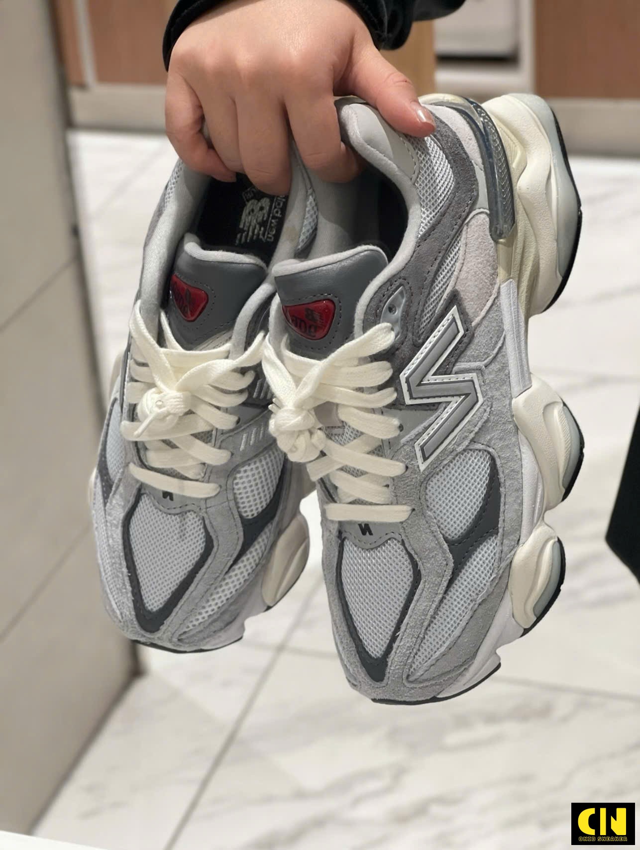 Giày Sneaker New Balance 9060 Bản Phối Màu Xám Giày Sneaker New Balance 9060 Bản Phối Màu Xám