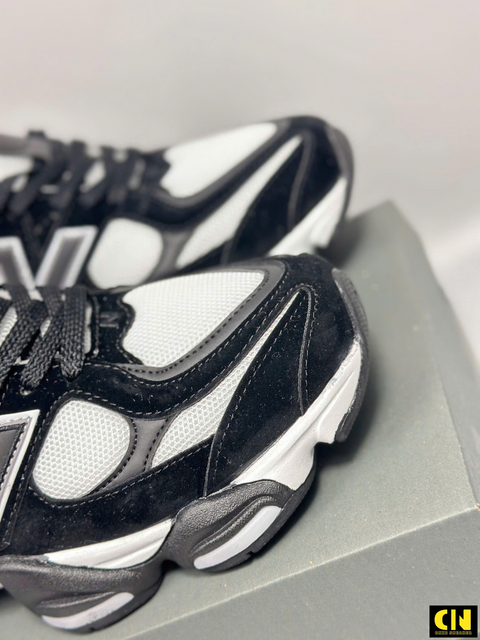 Giày Sneaker New Balance 9060 Đen Trắng Giày Sneaker New Balance 9060 Đen Trắng