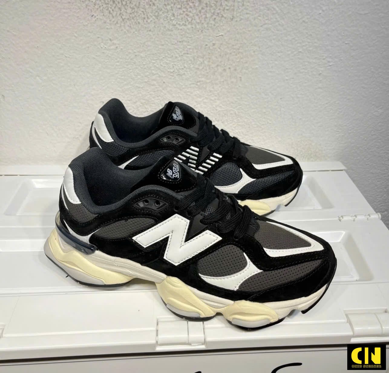 Giày Sneaker New Balance 9060 Màu Đen Trắng Chunky Giày Sneaker New Balance 9060 Màu Đen Trắng Chunky