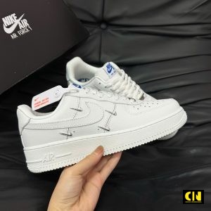 Giay Sneaker Nike Af1 07 Lx Sisterhood Trang Dinh Mini Swoosh Bac Giày Sneaker Nike AF1 '07 LX Sisterhood Trắng Đính Mini Swoosh Bạc