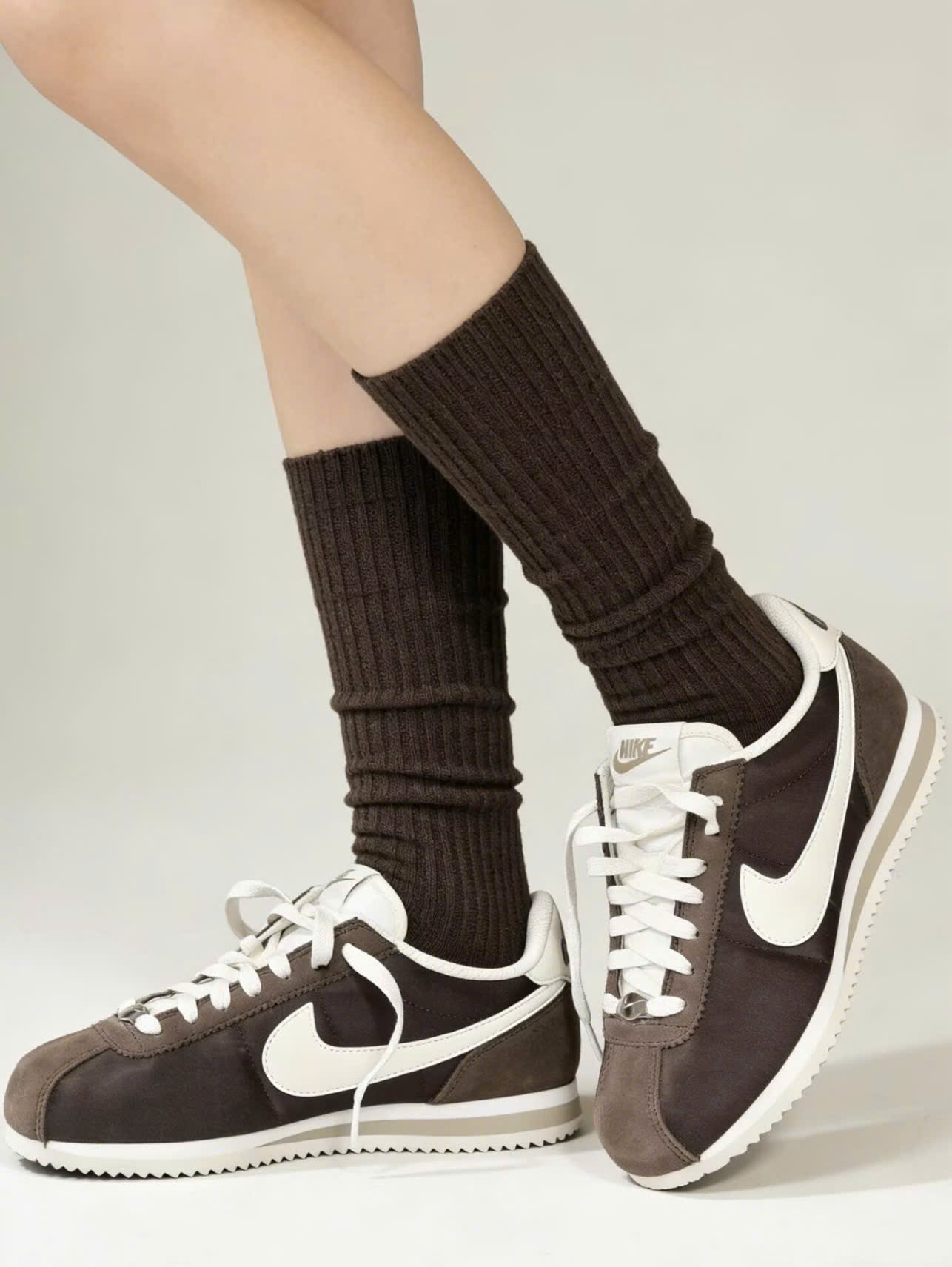 Giày Sneaker Nike Cortez Màu Nâu Cà Phê Sữa Da Lộn Giày Sneaker Nike Cortez Màu Nâu Cà Phê Sữa Da Lộn