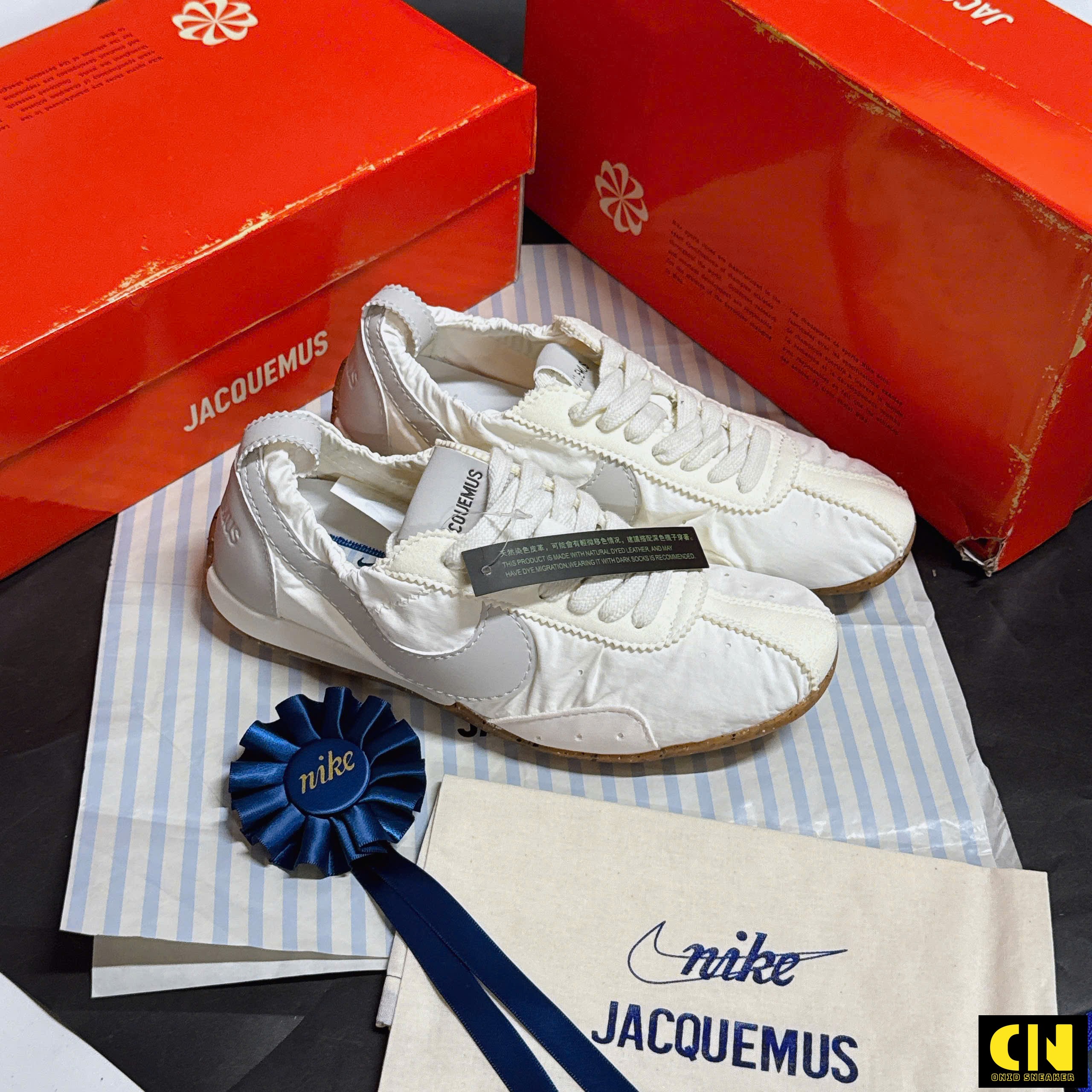Giày Sneaker Nike Jacquemus Trắng Đế Đinh Gum Dẻo Giày Sneaker Nike Jacquemus Trắng Đế Đinh Gum Dẻo