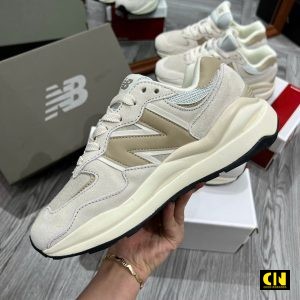 Giay Sneaker Retro Nam Nu New Balance 5740 Trang Be Sua Giày Sneaker Retro Nam Nữ New Balance 5740 Trắng Be Sữa