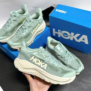 Giay Sneaker Thoi Trang Hoka Challenger 8 Mau Xanh Thach Anh Giày Sneaker Thời Trang HOKA Challenger 8 Màu Xanh Thạch Anh