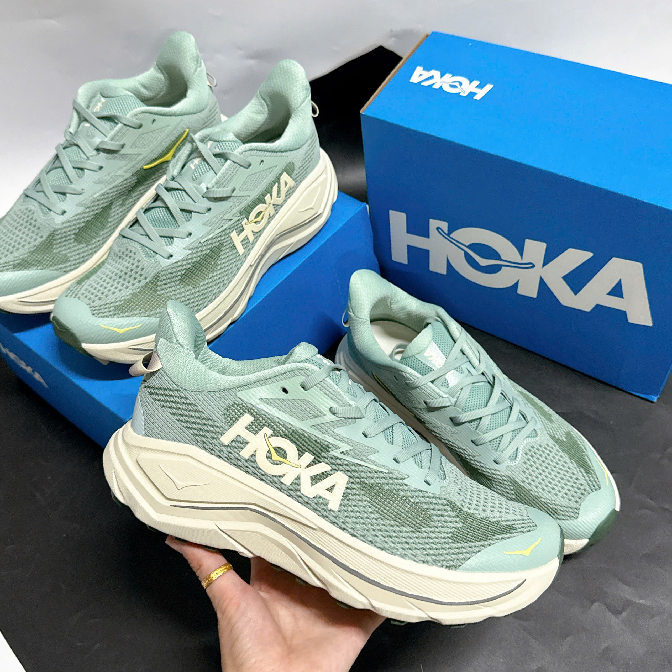 Giày Sneaker Thời Trang Hoka Challenger 8 Màu Xanh Thạch Anh Giày Sneaker Thời Trang HOKA Challenger 8 Màu Xanh Thạch Anh