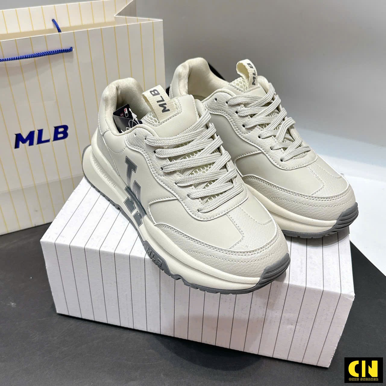 Giày Sneaker Unisex Mlb Chunky Runner La Dodgers Cream Gray Giày Sneaker Unisex MLB Chunky Runner LA Dodgers Cream Gray