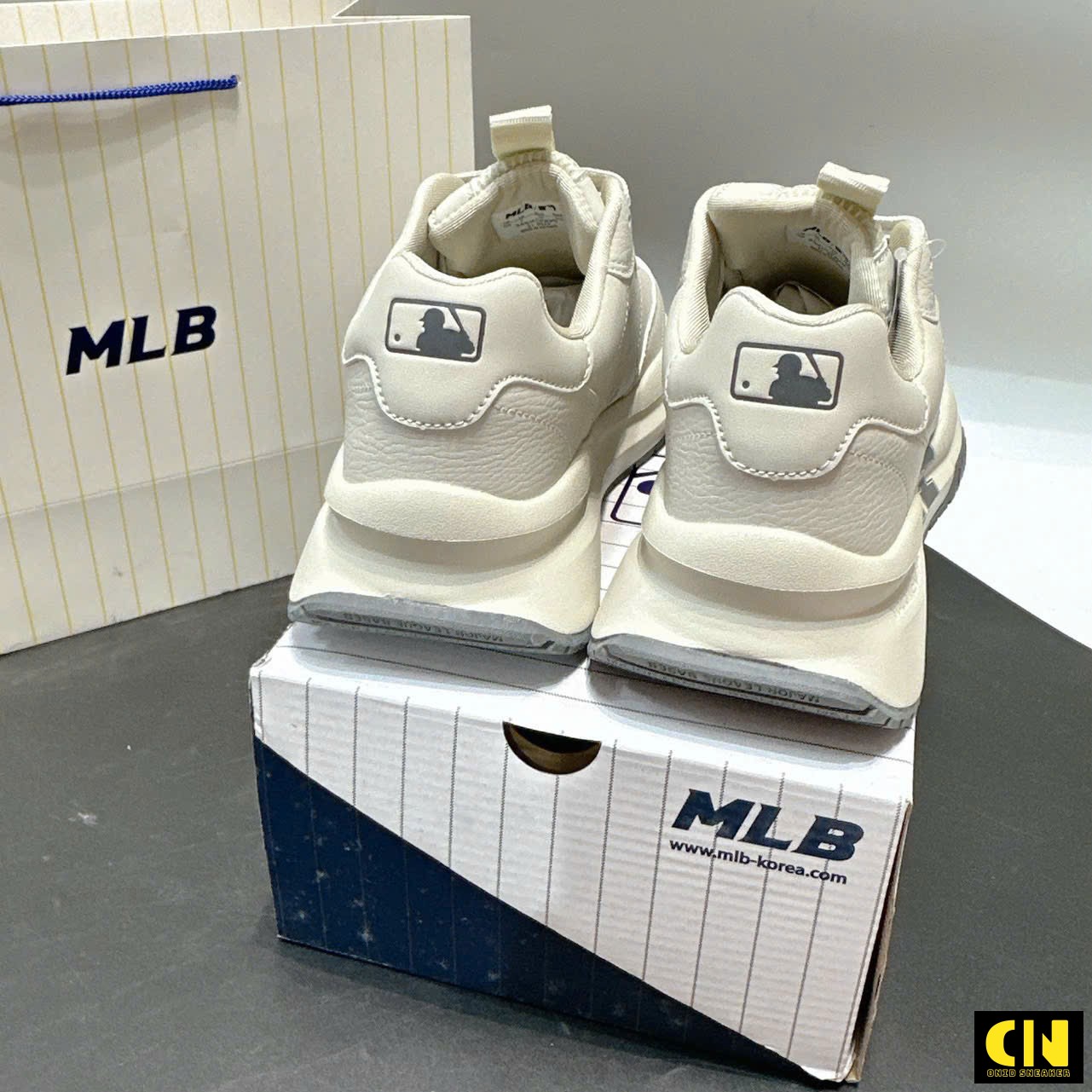 Giày Thể Thao Chunky Runner Basic La Dodgers Hot Trend Giày Thể Thao Chunky Runner Basic LA Dodgers Hot Trend