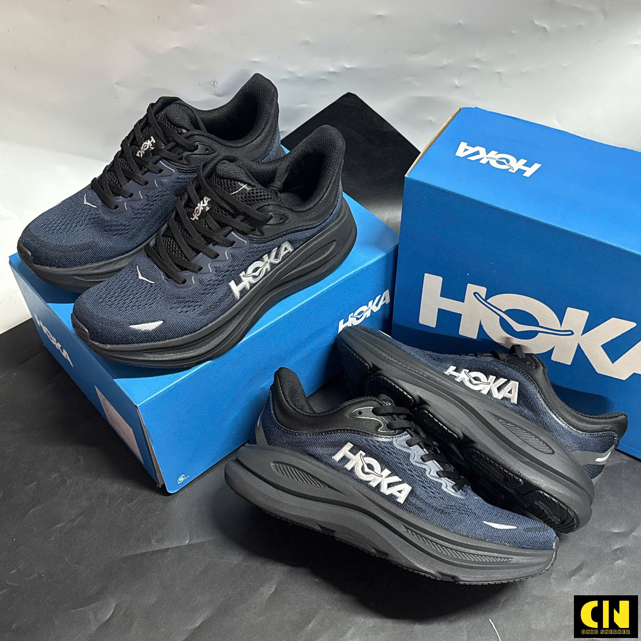 Giày Thể Thao Hoka Bondi 9 Màu Xanh Than Logo Trắng Bạc Giày Thể Thao Hoka Bondi 9 Màu Xanh Than Logo Trắng Bạc