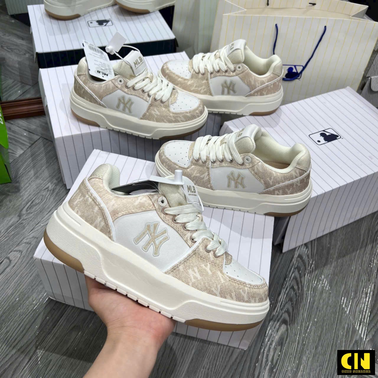 Giày Thể Thao Mlb Chunky Liner Ny Cream Giày Thể Thao MLB Chunky Liner NY Cream