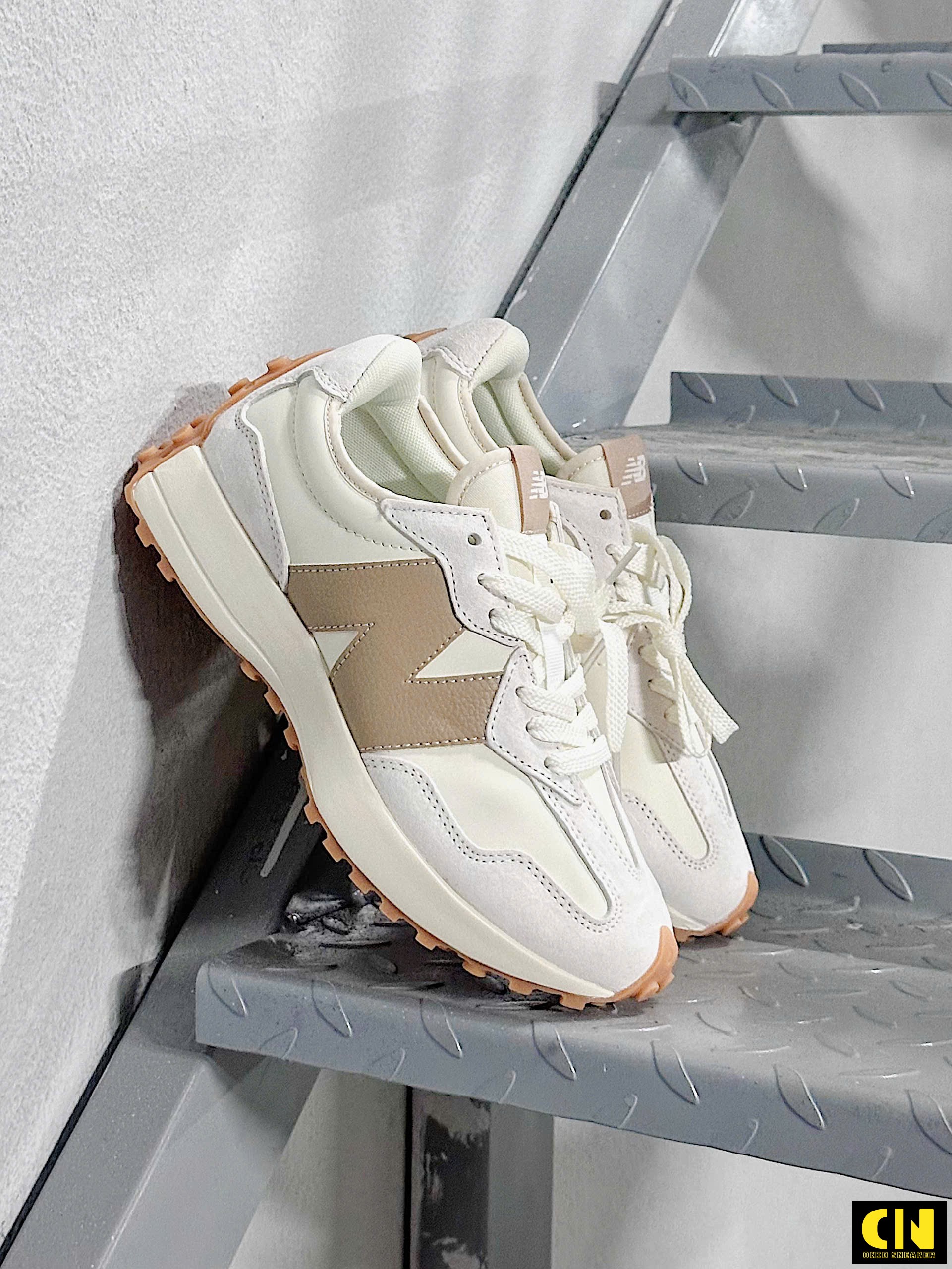 Giày Thể Thao New Balance 327 Moonbeam Driftwood Đế Đinh Gum Giày Thể Thao New Balance 327 Moonbeam Driftwood Đế Đinh Gum