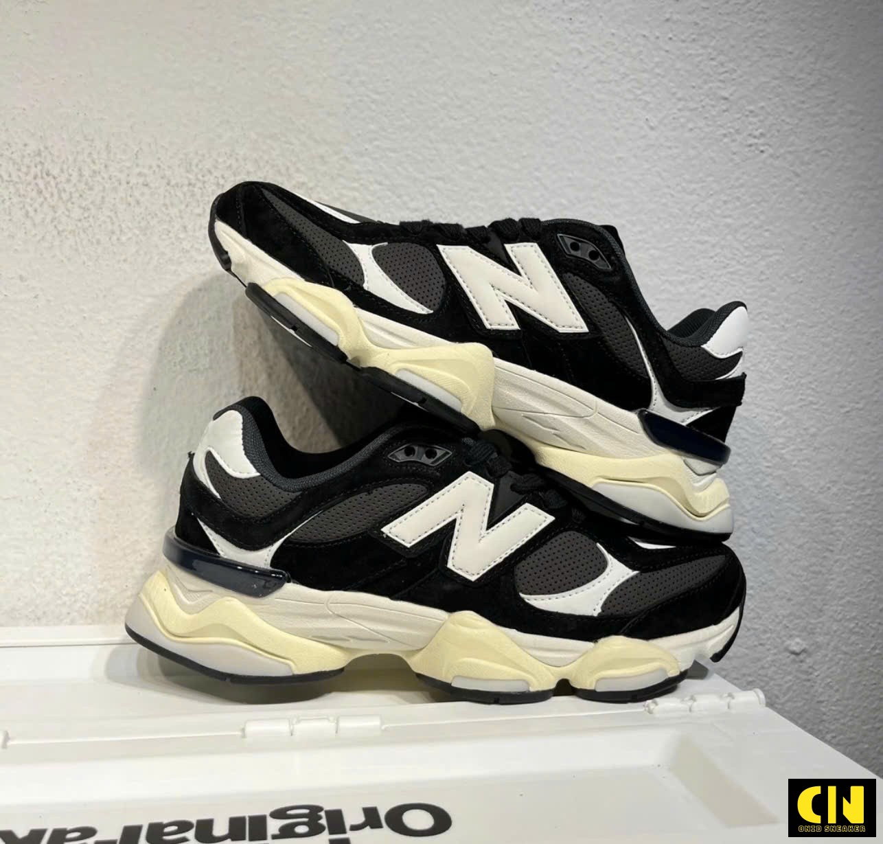 Giày Thể Thao New Balance 9060 Đen Trắng Giày Thể Thao New Balance 9060 Đen Trắng