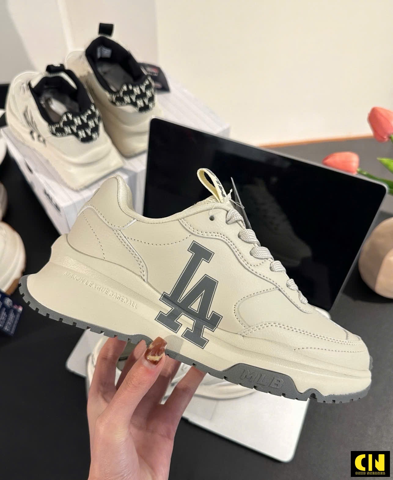 Giày Thể Thao Nữ Nam Mlb Chunky Runner Basic Ivory Giày Thể Thao Nữ Nam MLB Chunky Runner Basic Ivory