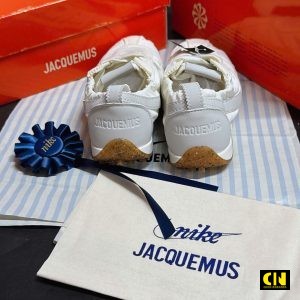 Giay The Thao Nu Nike Jacquemus Moon Trang Phoi Swoosh Bac Giày Thể Thao Nữ Nike Jacquemus Moon Trắng Phối Swoosh Bạc
