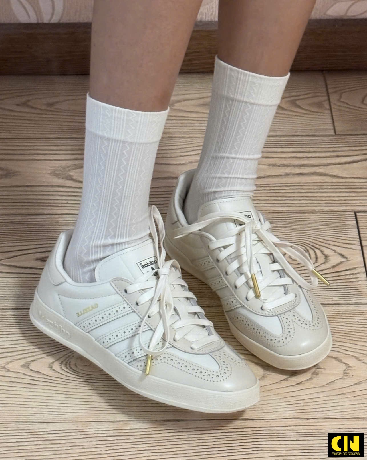 Giày Adidas Gazelle Indoor Cream White Da Mềm Giày Adidas Gazelle Indoor Cream White Da Mềm