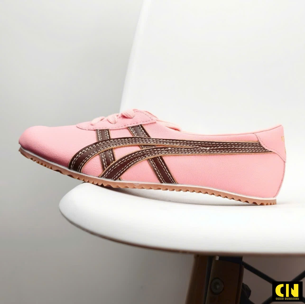 Giày Búp Bê Thể Thao Onitsuka Tiger Versace Hồng Nâu Giày Búp Bê Thể Thao Onitsuka Tiger Versace Hồng Nâu