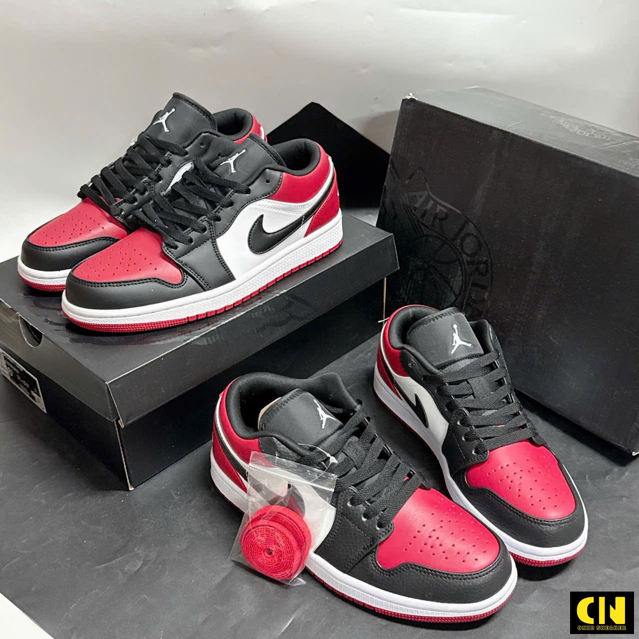 Giay Nike Air Jordan 1 Low Bred Toe Phoi Mau Do Den Trang Giày Nike Air Jordan 1 Low Bred Toe Phối Màu Đỏ Đen Trắng