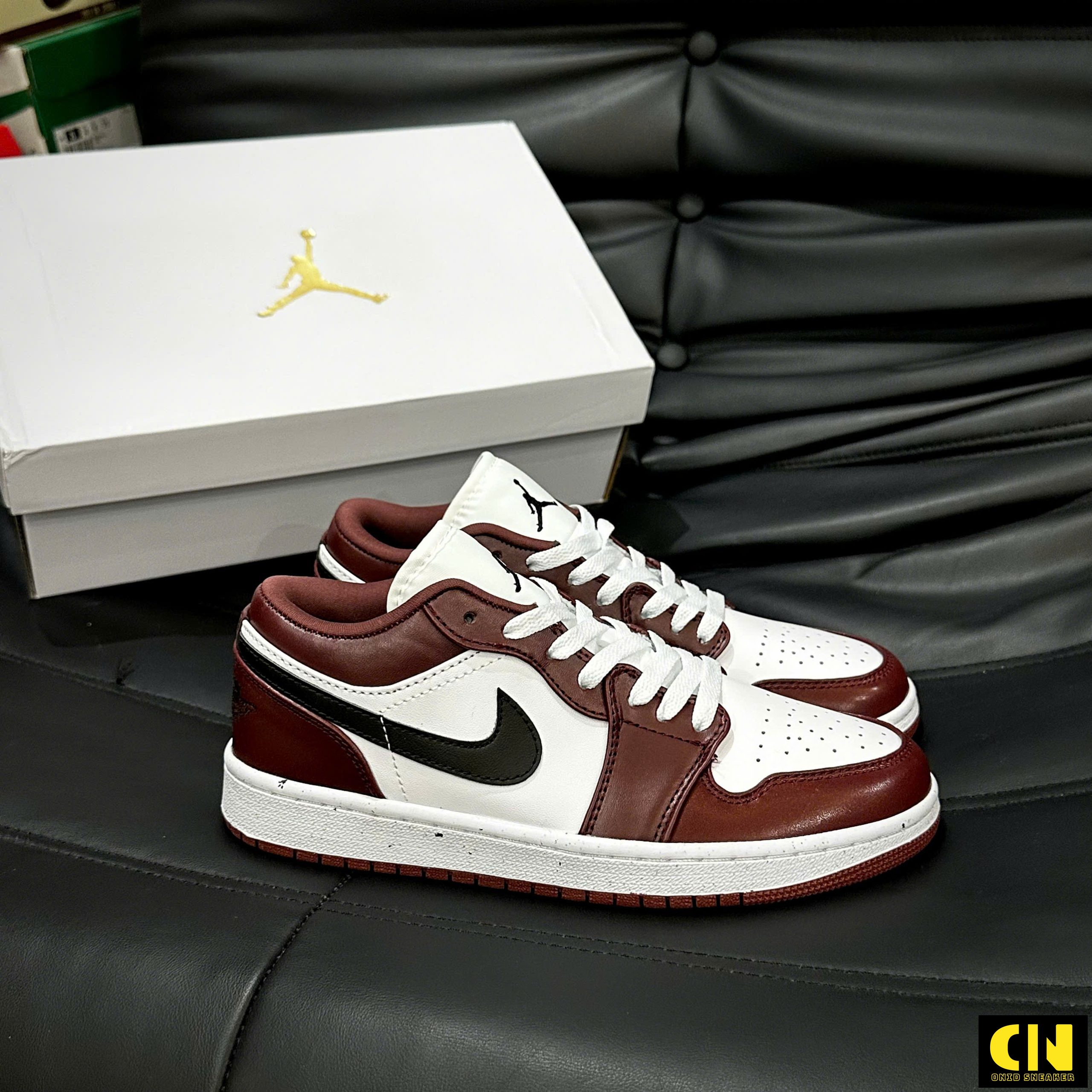 Giày Nike Air Jordan 1 Low Se Dark Pony Đỏ Trắng Giày Nike Air Jordan 1 Low SE Dark Pony Đỏ Trắng