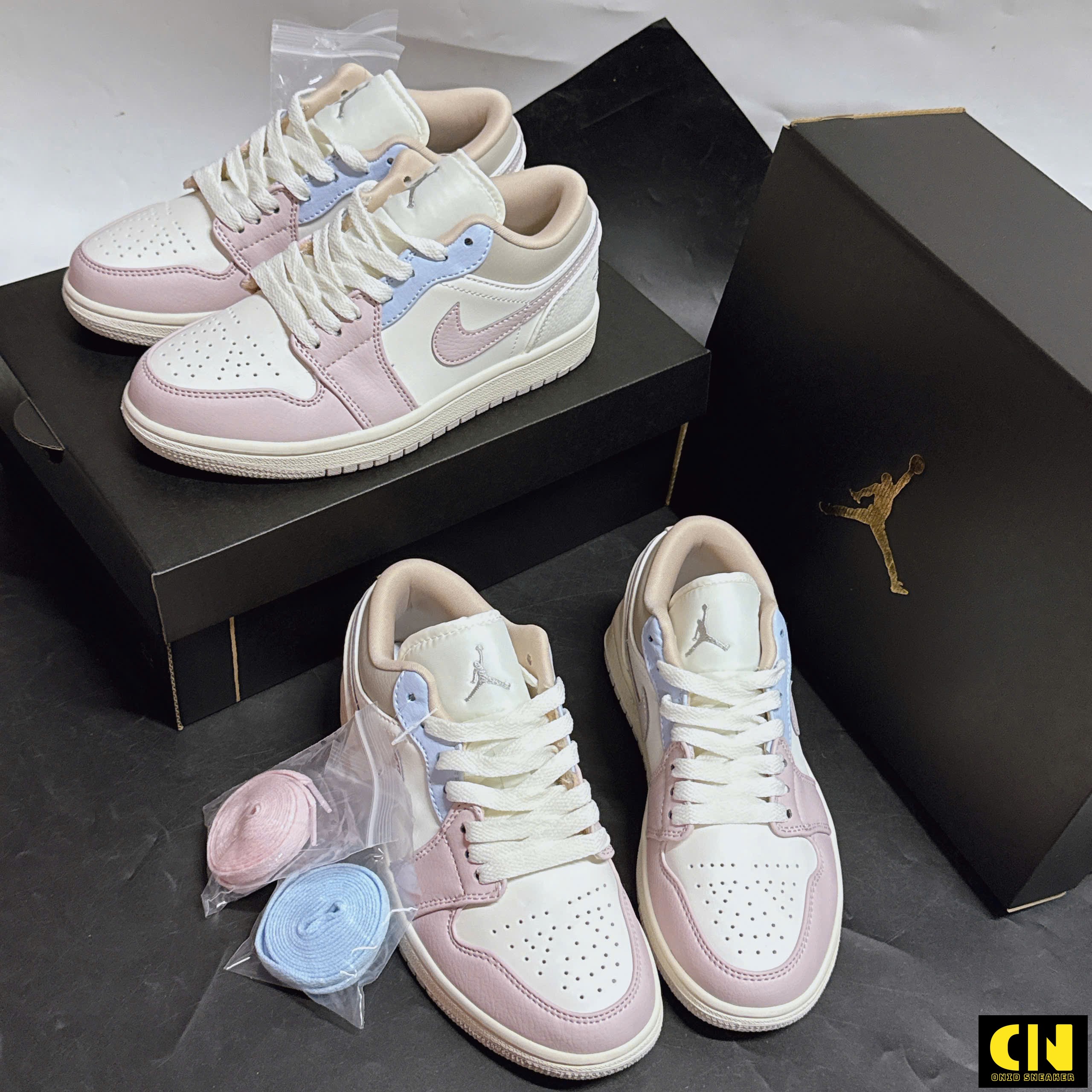 Giày Nike Air Jordan 1 Low Trắng Kem Phối Hồng Xanh Nữ Giày Nike Air Jordan 1 Low Trắng Kem Phối Hồng Xanh Nữ