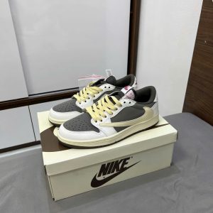 Giay Nike Air Jordan 1 Travis Scott Reverse Mocha Trang Nau Giày Nike Air Jordan 1 Travis Scott Reverse Mocha Trắng Nâu