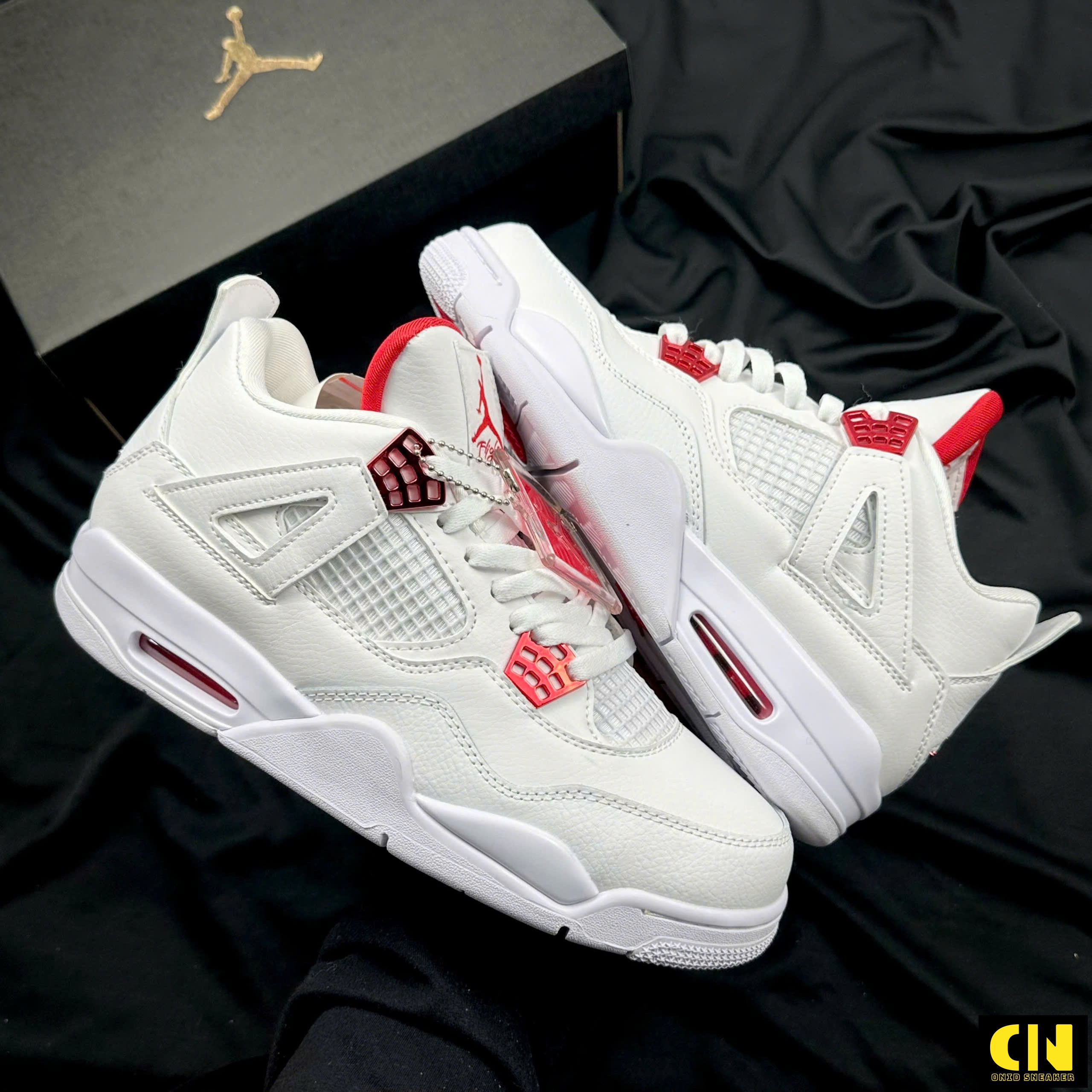 Giày Nike Air Jordan 4 Retro Gs Red Metallic Phối Màu Trắng Đỏ Giày Nike Air Jordan 4 Retro GS Red Metallic Phối Màu Trắng Đỏ