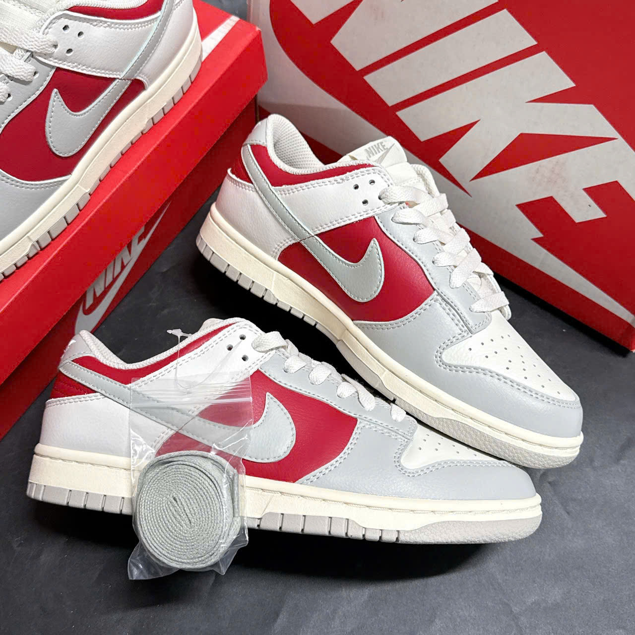 Giày Nike Dunk Low Pale Ivory Trắng Kem Phối Đỏ Xám Giày Nike Dunk Low Pale Ivory Trắng Kem Phối Đỏ Xám