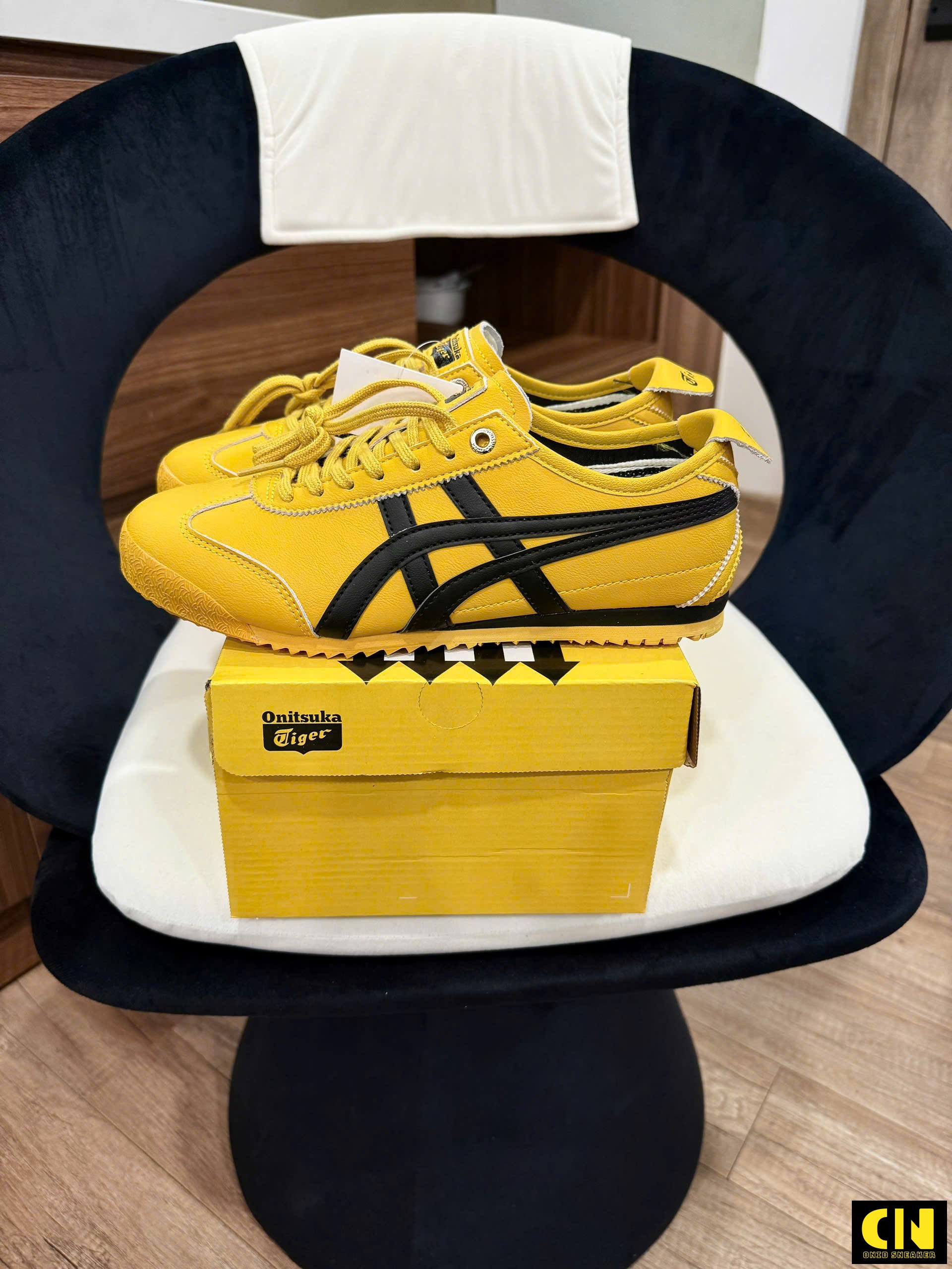 Giày Onitsuka Tiger Mexico 66 Sd Vàng Phối Đen Giày Onitsuka Tiger Mexico 66 SD Vàng Phối Đen