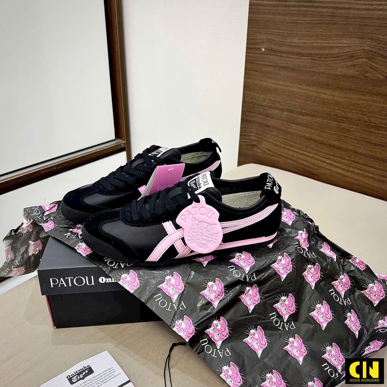 Giày Onitsuka Tiger Mexico 66 X Patou Black Cotton Candy Giá Tốt Giày Onitsuka Tiger Mexico 66 x PATOU Black Cotton Candy Giá Tốt