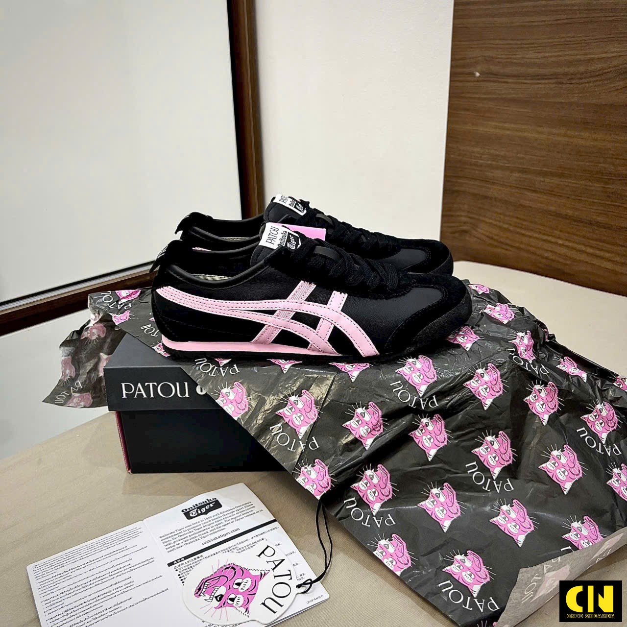 Giày Onitsuka Tiger Mexico 66 X Patou Màu Đen Hồng Giày Onitsuka Tiger Mexico 66 x PATOU Màu Đen Hồng