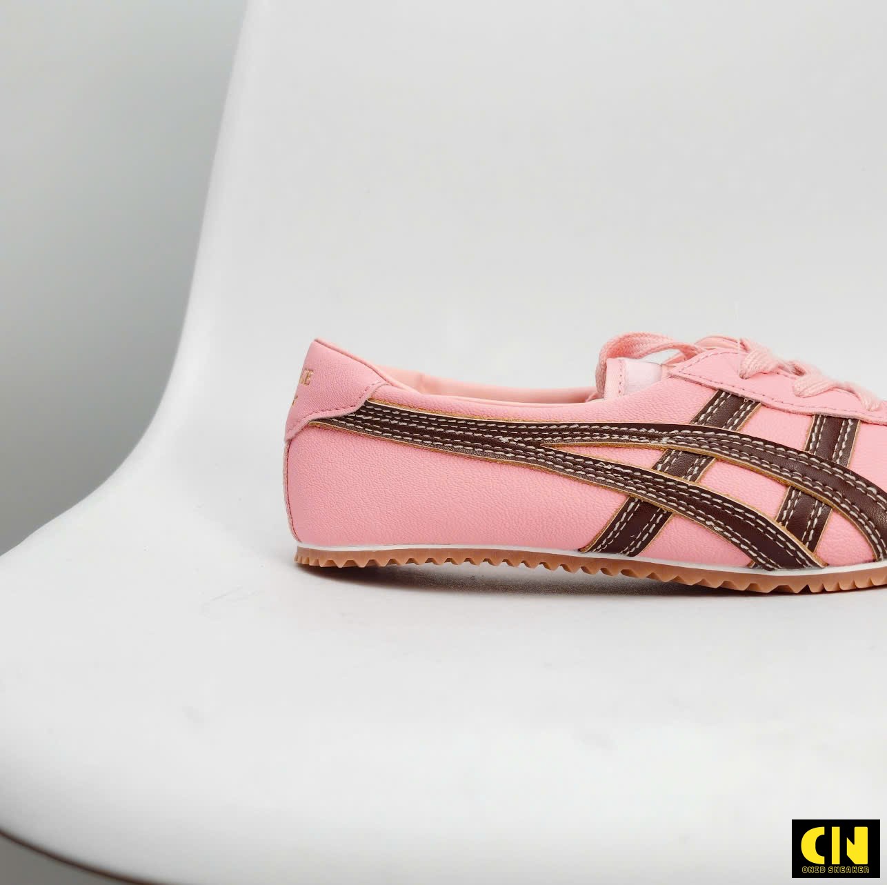 Giày Onitsuka Tiger Versace Sakura Pink Phối Sọc Nâu Giày Onitsuka Tiger Versace Sakura Pink Phối Sọc Nâu