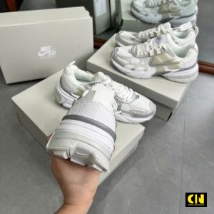 Giay Sneaker Nike V2K Run Metallic Silver Trang Bac Giày Sneaker Nike V2K Run Metallic Silver Trắng Bạc