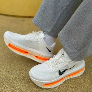 Giay Sneaker Nike Vomero Premium Sail Coconut Milk Cam Giày Sneaker Nike Vomero Premium Sail Coconut Milk Cam