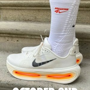 Giay Sneaker Nike Vomero Premium Sail Coconut Milk White Orange Giày Sneaker Nike Vomero Premium Sail Coconut Milk White Orange
