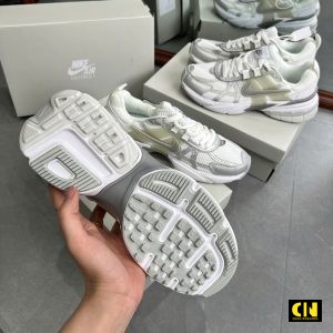 Giay Sneaker Nike Wmns V2K Run Metallic Silver Unisex Giày Sneaker Nike Wmns V2K Run Metallic Silver Unisex