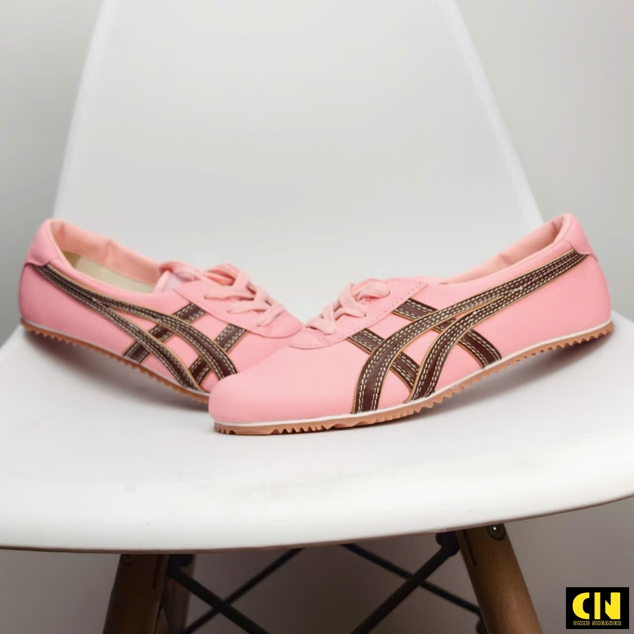 Giày Sục Sneaker Onitsuka Tiger Versace Hồng Sakura Giày Sục Sneaker Onitsuka Tiger Versace Hồng Sakura