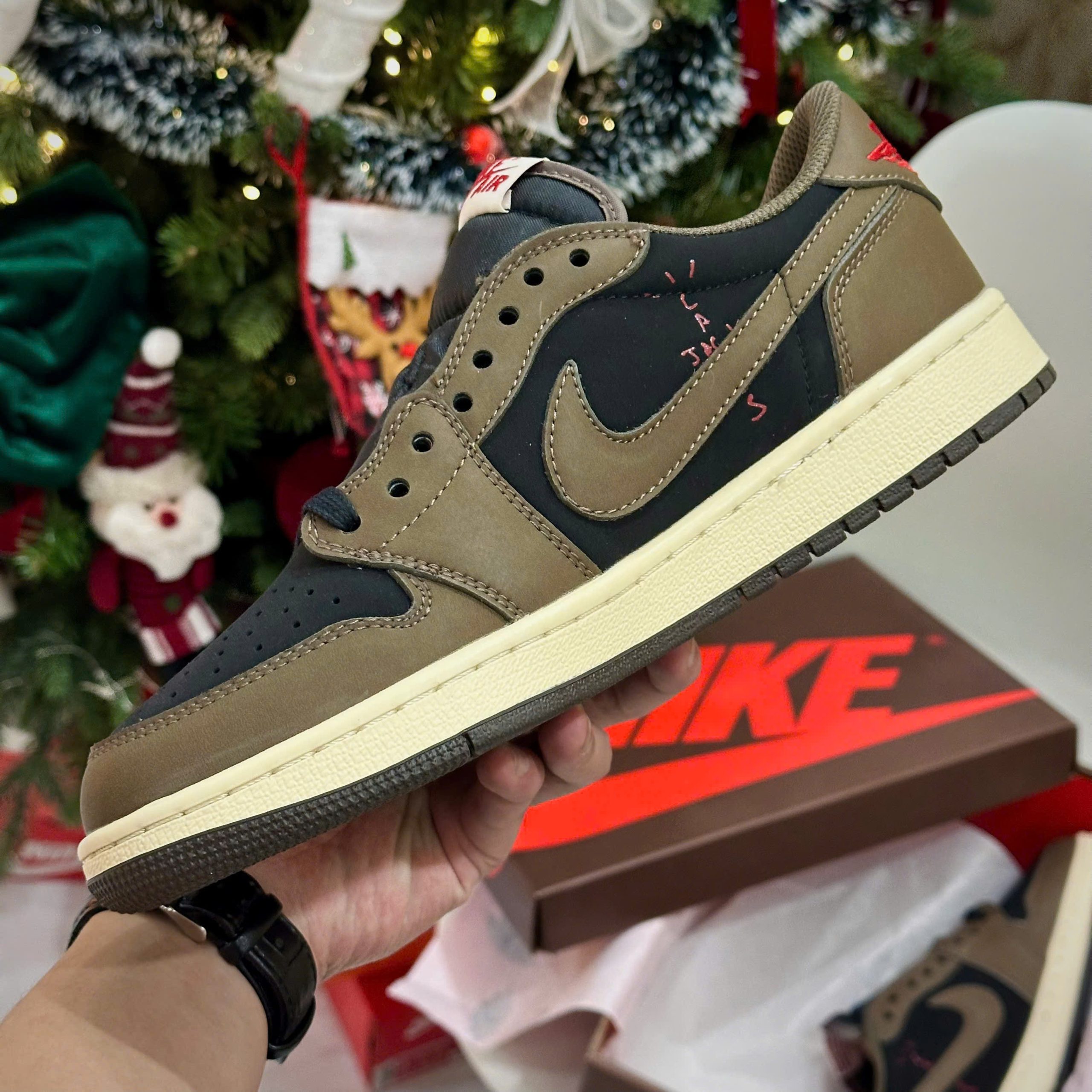 Giày Thể Thao Nam Nữ Nike Air Jordan 1 Low Travis Scott Mocha Giày Thể Thao Nam Nữ Nike Air Jordan 1 Low Travis Scott Mocha