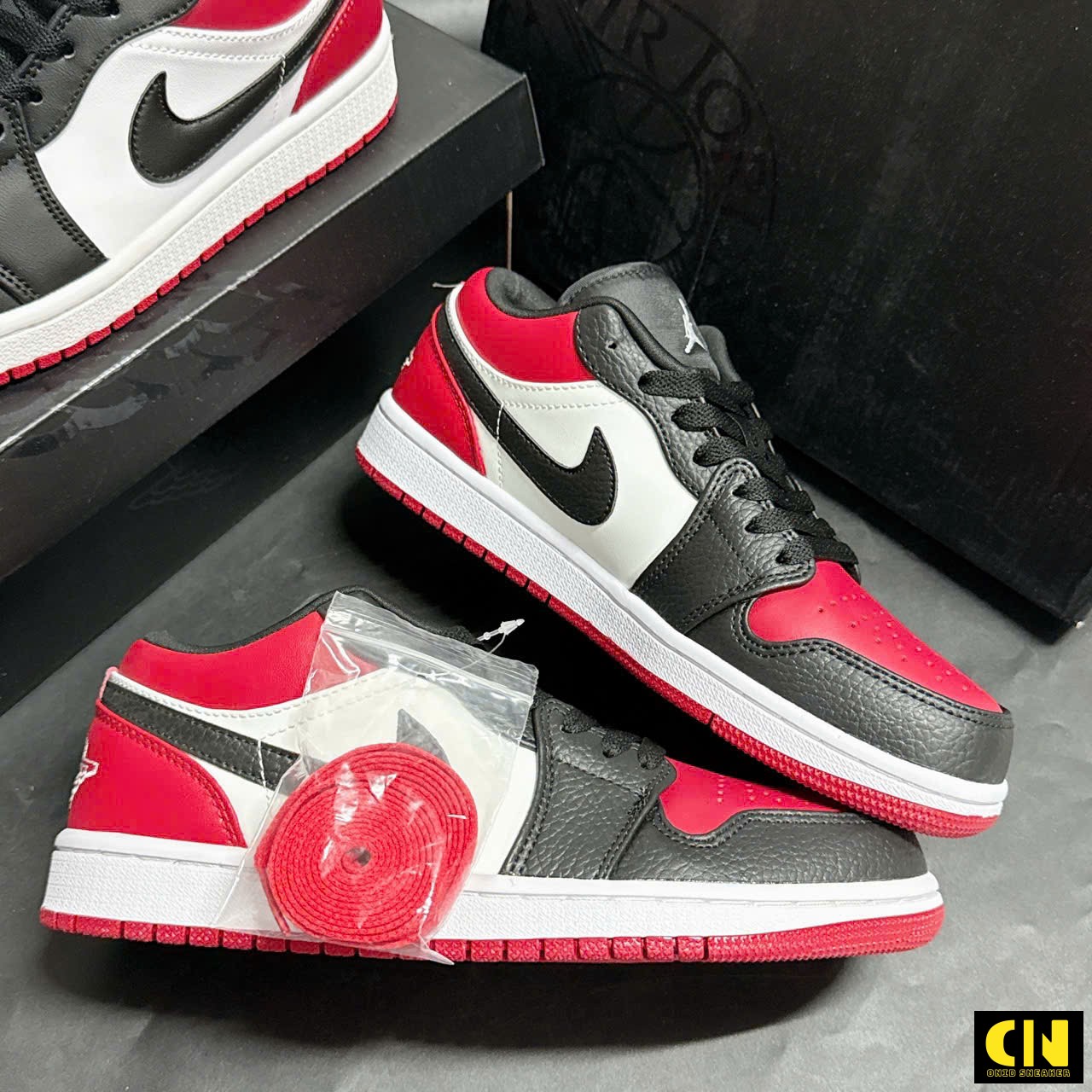 Giày Thể Thao Nike Air Jordan 1 Low Bred Toe Đỏ Đen Giày Thể Thao Nike Air Jordan 1 Low Bred Toe Đỏ Đen