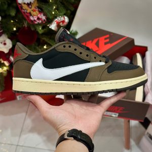 Giay The Thao Nike Air Jordan 1 Low Travis Scott Nau Den Dau Sau Nguoc Giày Thể Thao Nike Air Jordan 1 Low Travis Scott Nâu Đen Dấu Sấu Ngược