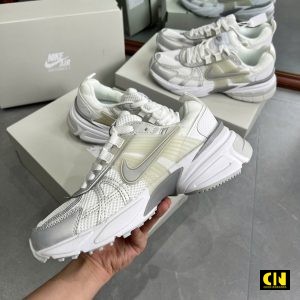 Giay The Thao Nike V2K Run Metallic Silver Giày Thể Thao Nike V2K Run Metallic Silver