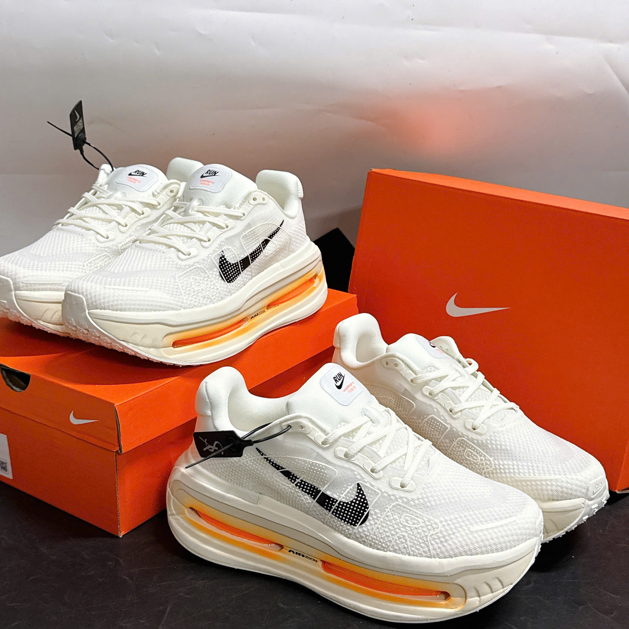 Giày Sneaker Nike Vomero Premium Sail Coconut Milk Trắng Cam Giày Sneaker Nike Vomero Premium Sail Coconut Milk Trắng Cam