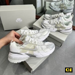 Giay The Thao Nike Wmns V2K Run Metallic Silver Giày Thể Thao Nike Wmns V2K Run Metallic Silver