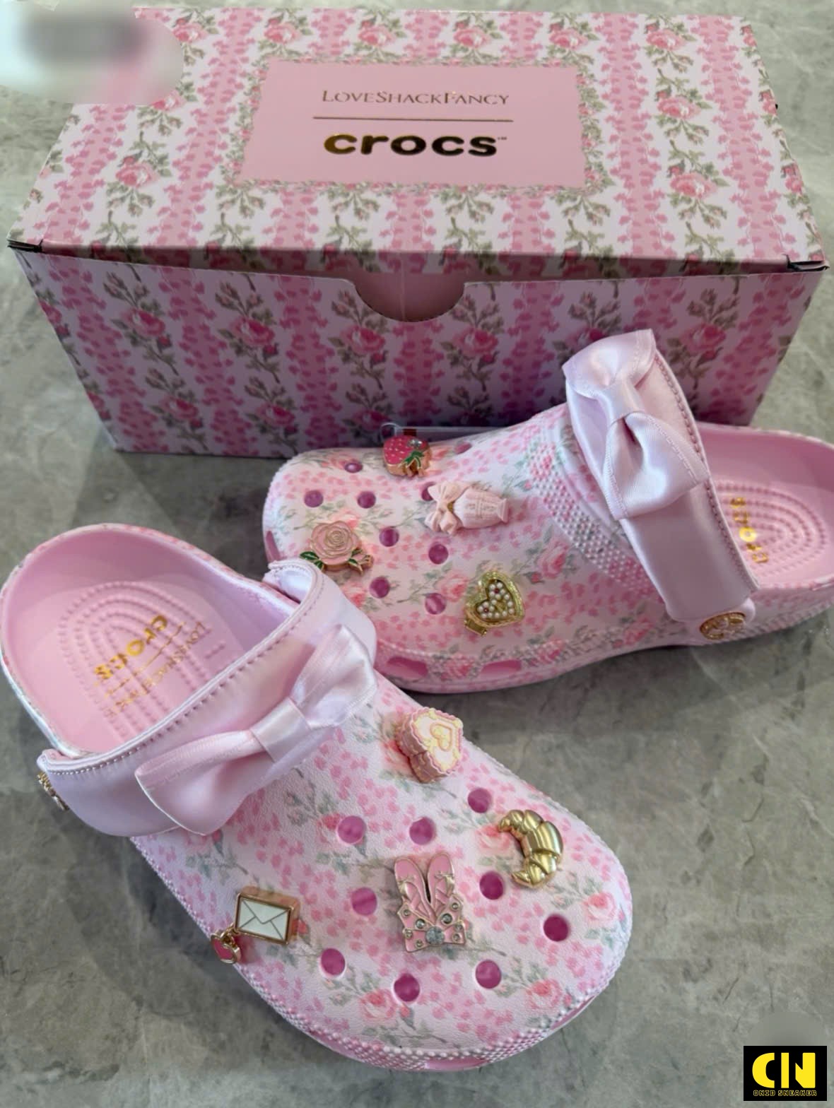 Dép Sục Crocs Love Shack Fancy Trắng Hồng Fullbox Dép Sục Crocs Love Shack Fancy Trắng Hồng Fullbox