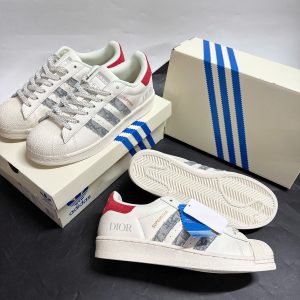 Giay Adidas Superstar Tone Trang Xam Got Do Giày Adidas Superstar Tone Trắng Xám Gót Đỏ
