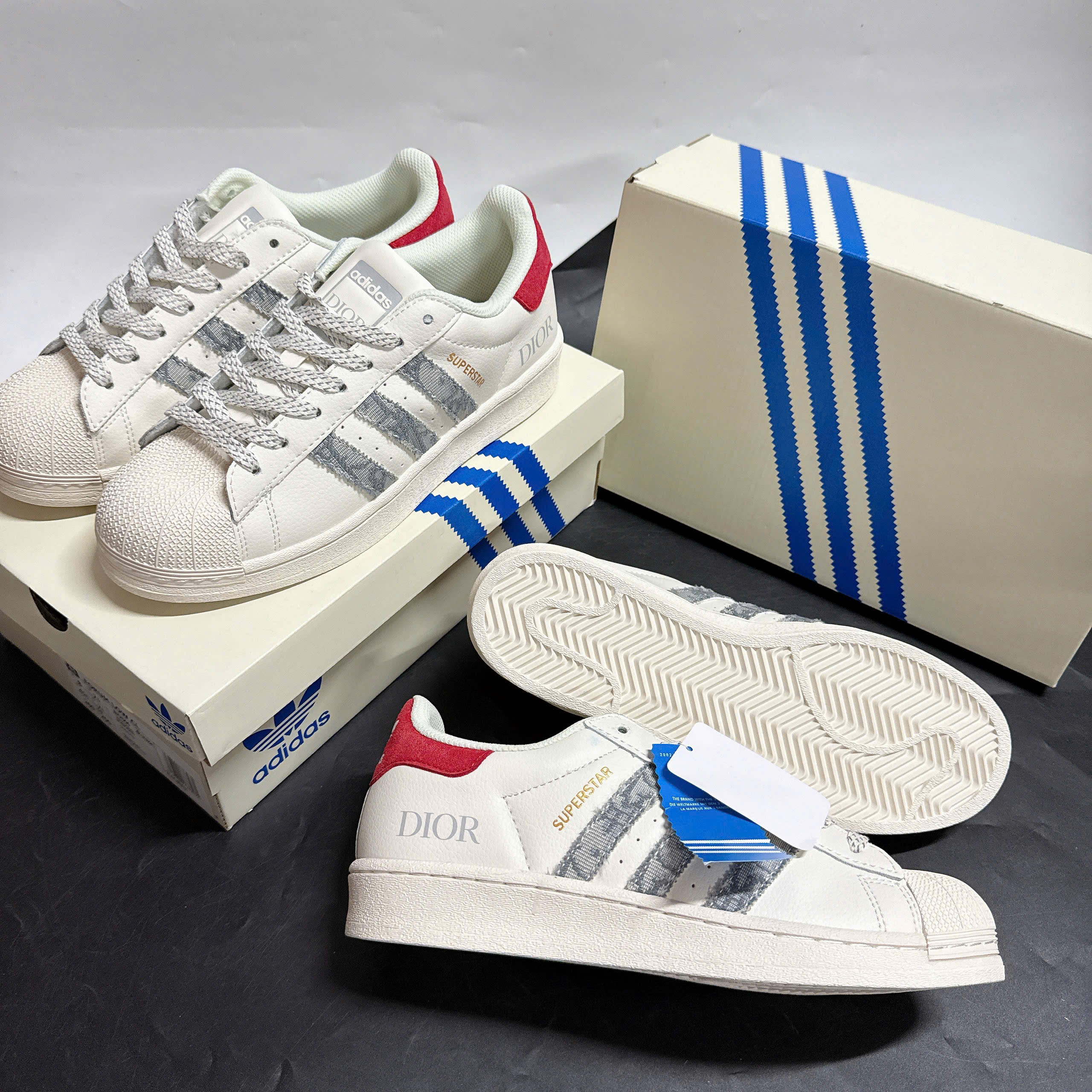 Giày Adidas Superstar Tone Trắng Xám Gót Đỏ Giày Adidas Superstar Tone Trắng Xám Gót Đỏ