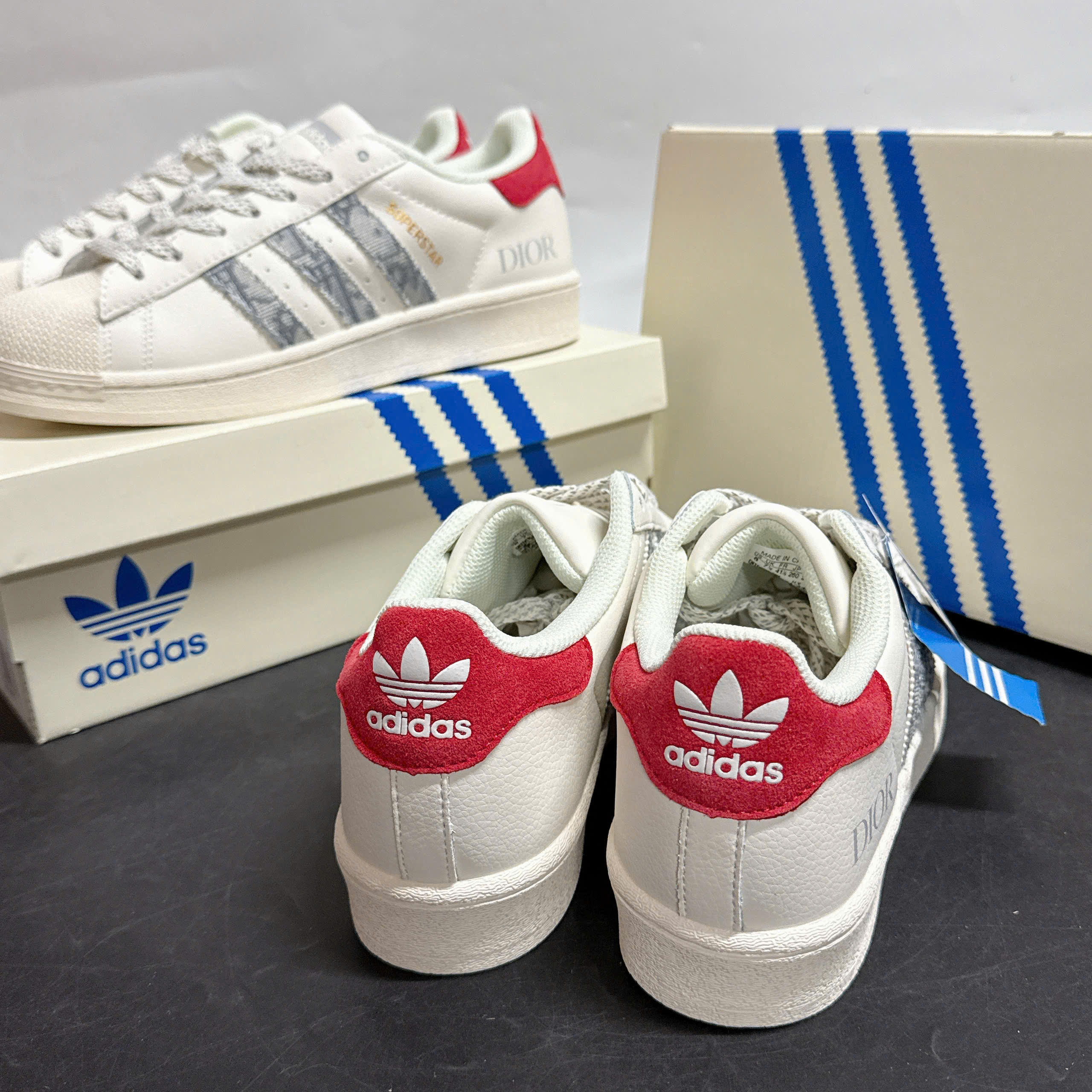 Giày Adidas Superstar X Dior White Gray Red Trắng Đỏ Giày Adidas Superstar x Dior White Gray Red Trắng Đỏ
