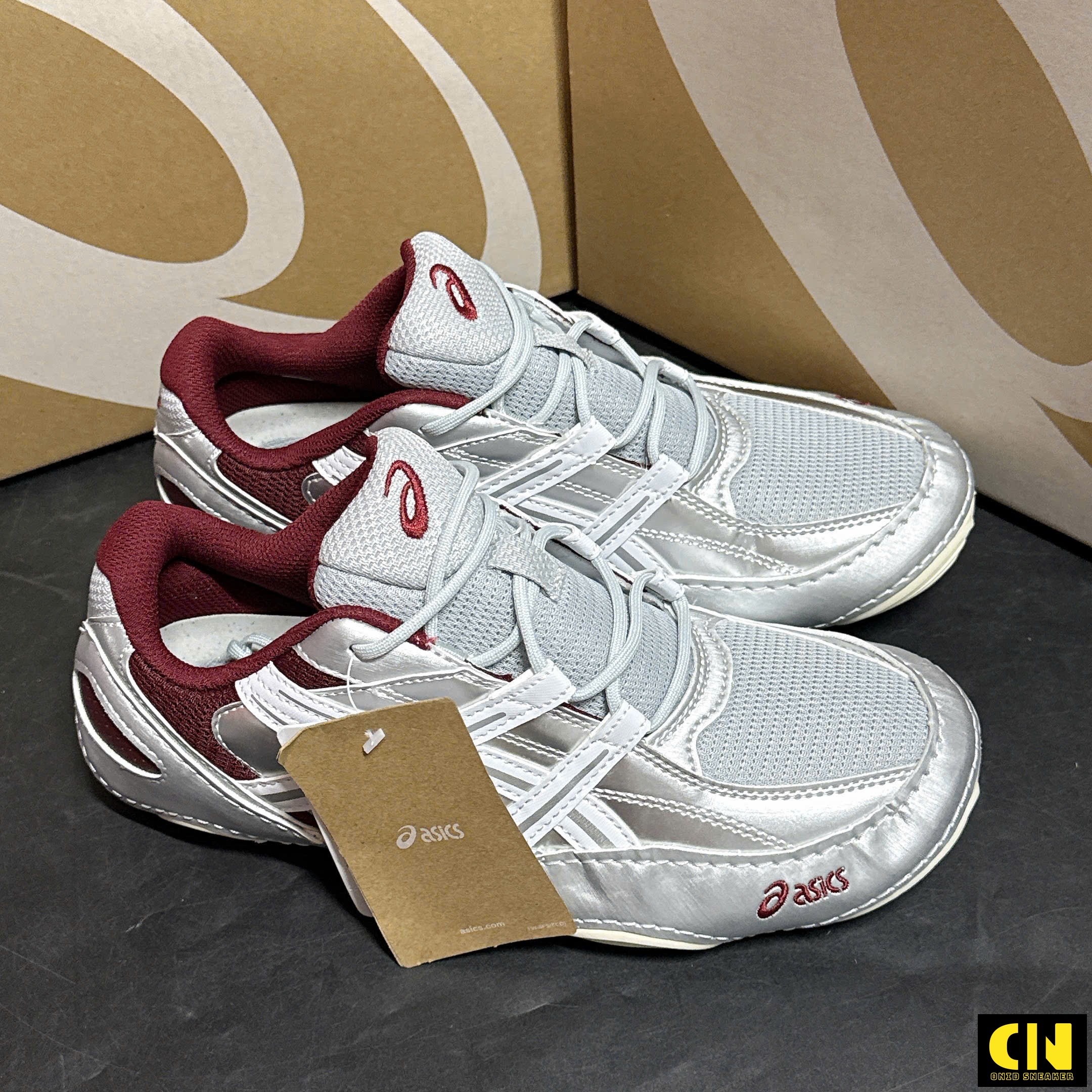 Giày Asics Hypersync Màu Bạc Phối Đỏ Mận Hàng Cao Cấp Giày Asics Hypersync Màu Bạc Phối Đỏ Mận Hàng Cao Cấp