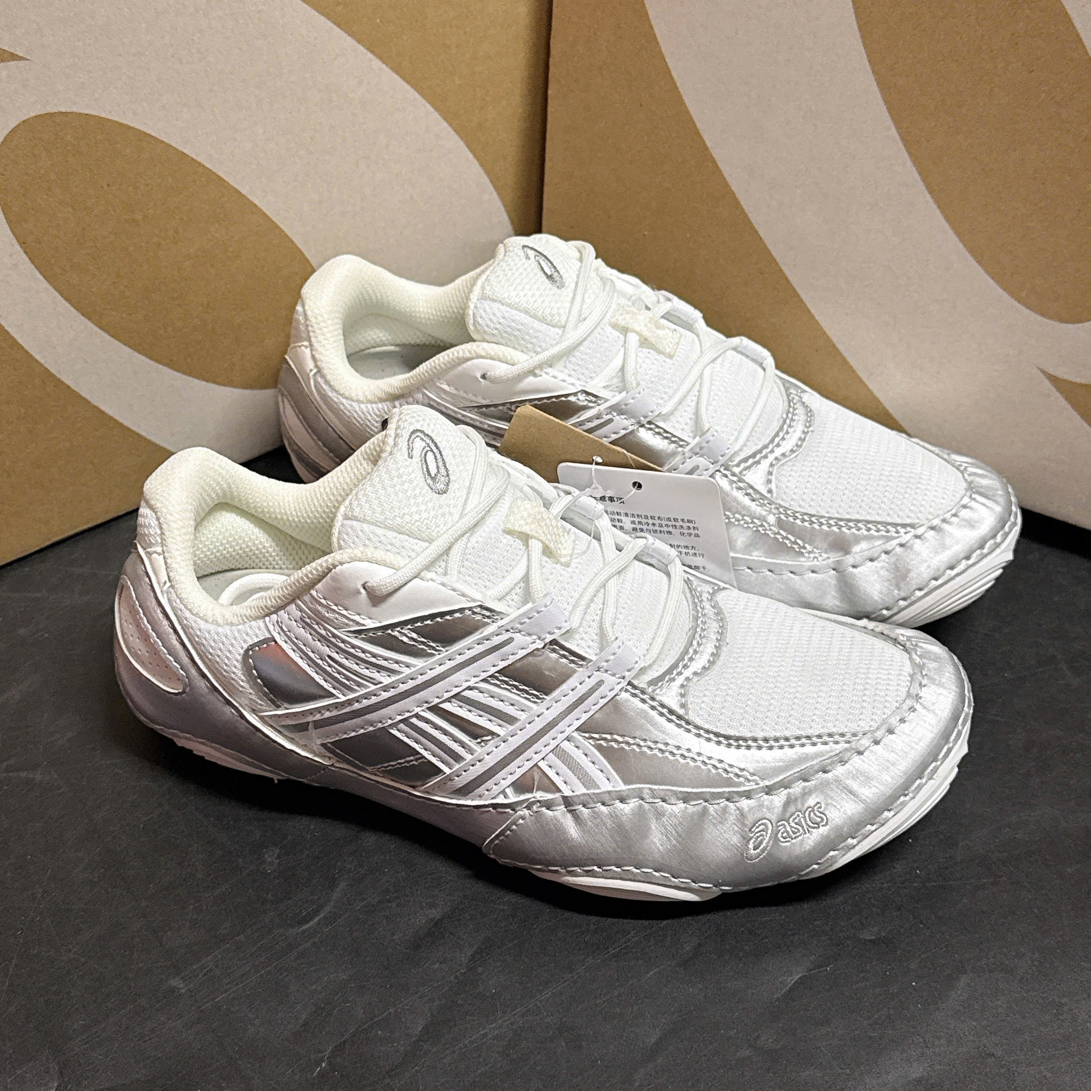 Giày Asics Hypersync Màu Trắng Bạc Pure Silver Giày Asics Hypersync Màu Trắng Bạc Pure Silver