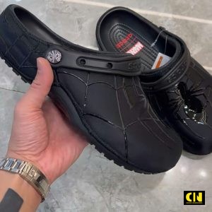 Giay Dep Crocs Spider Man Chuan Forn Gia Tot Giày Dép Crocs Spider Man Chuẩn forn Giá Tốt